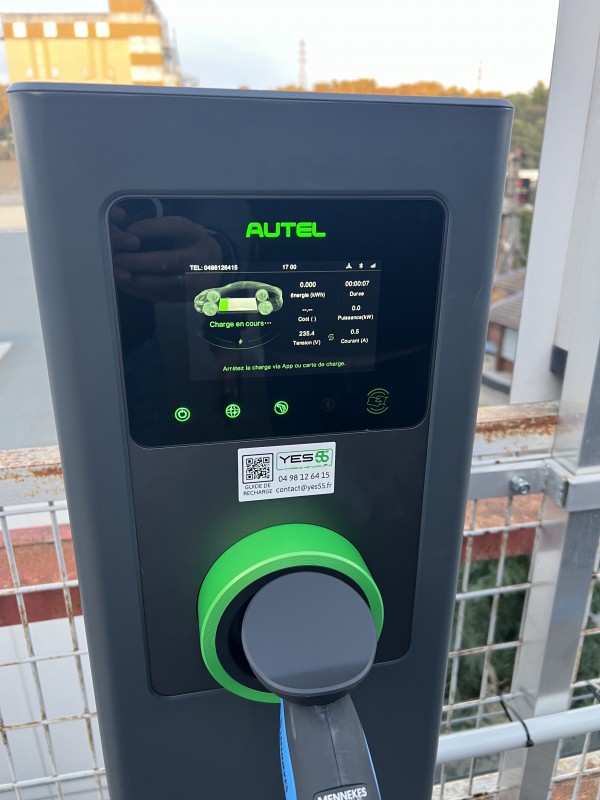 Installation d'une borne de recharge Autel pour notre client Yesss Électrique situé à Marseille La Valentine