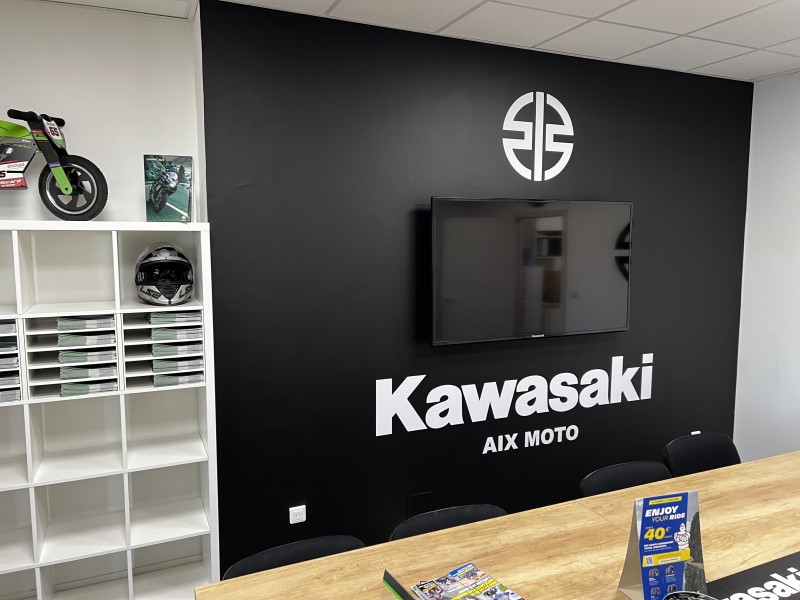 Création d’une salle de réunion pour notre client Kawasaki situé à Aix en Provence 