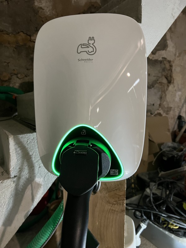 Installation de borne de recharge Schneider Evlink Home 7,4 kW à Saint-Cyr-sur-Mer