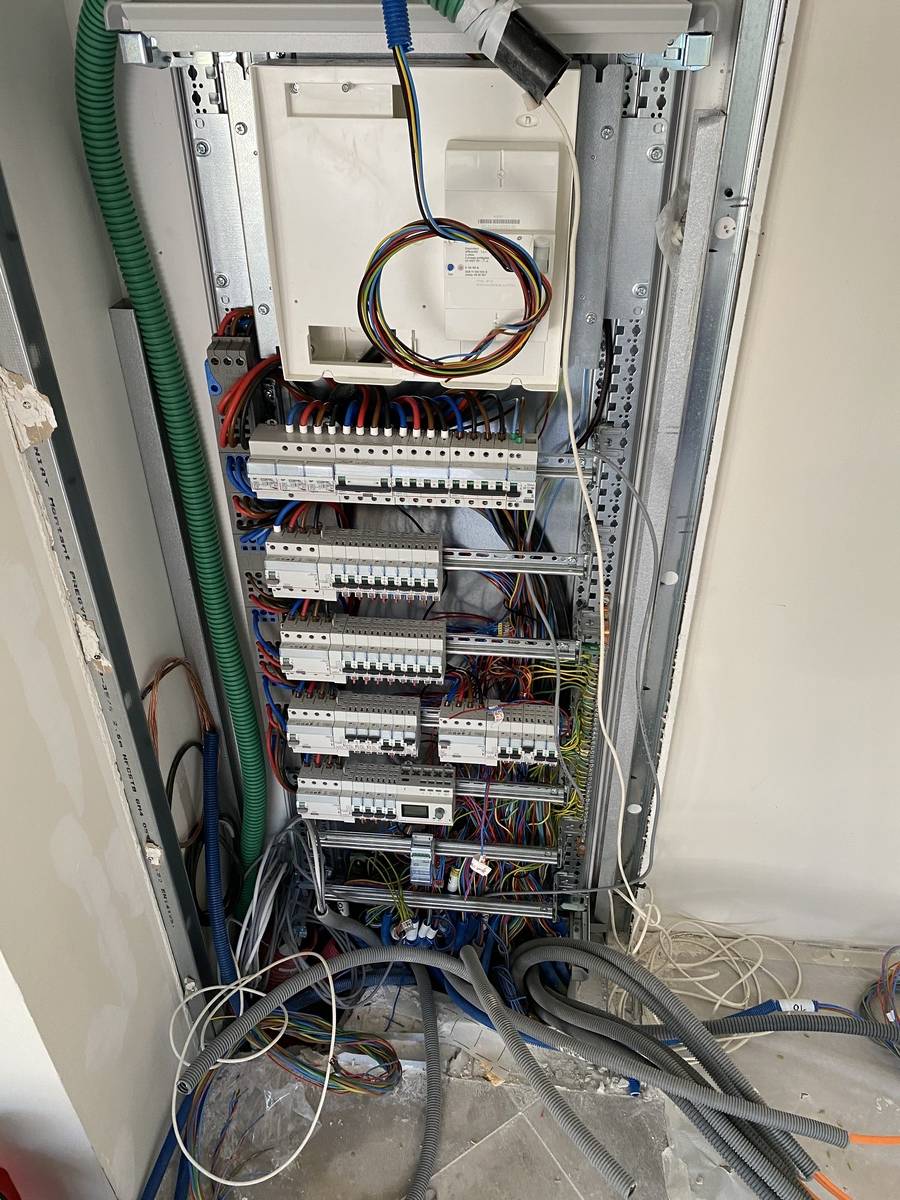 Installation tableau général d'une villa haut de gamme sur la commune d'Ollioules dans le var