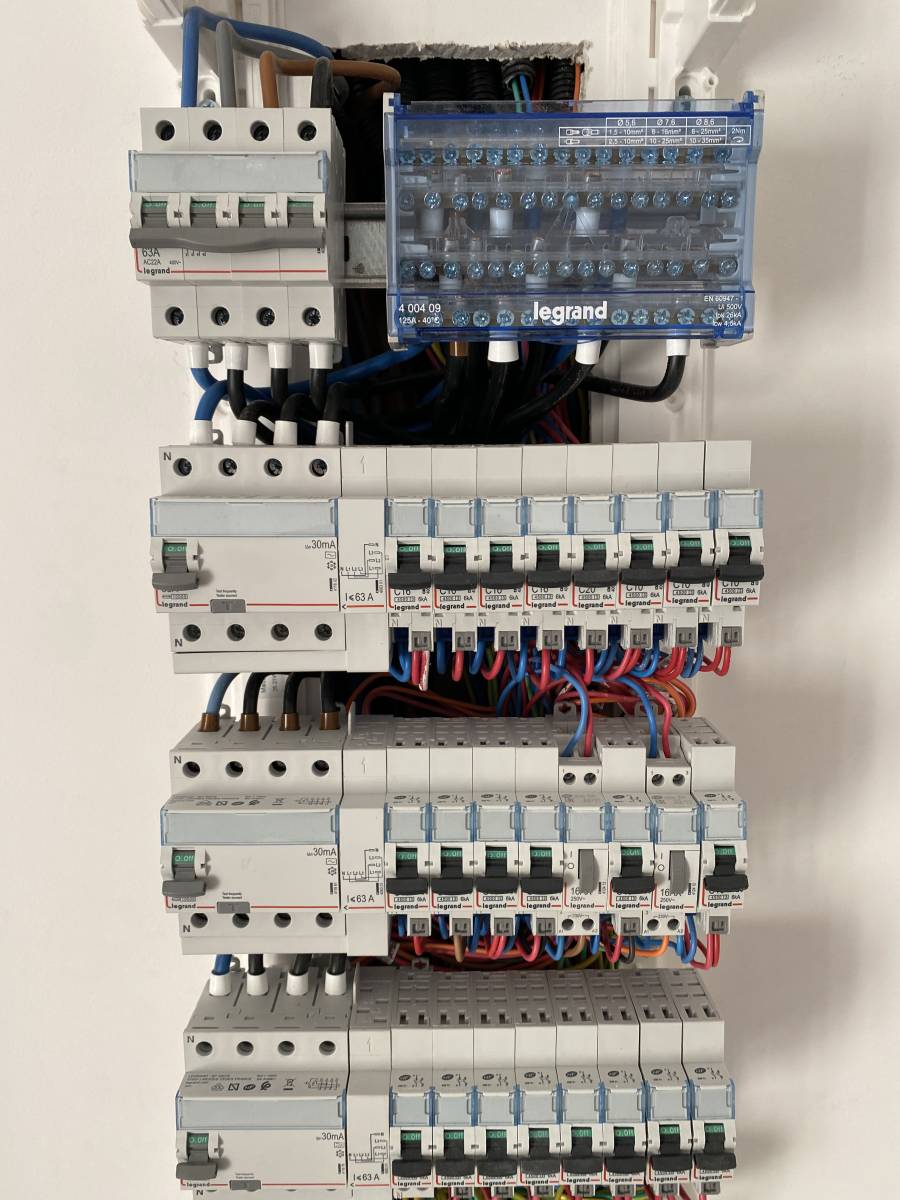 Installation d'un tableau électrique général d'une villa sur Trets