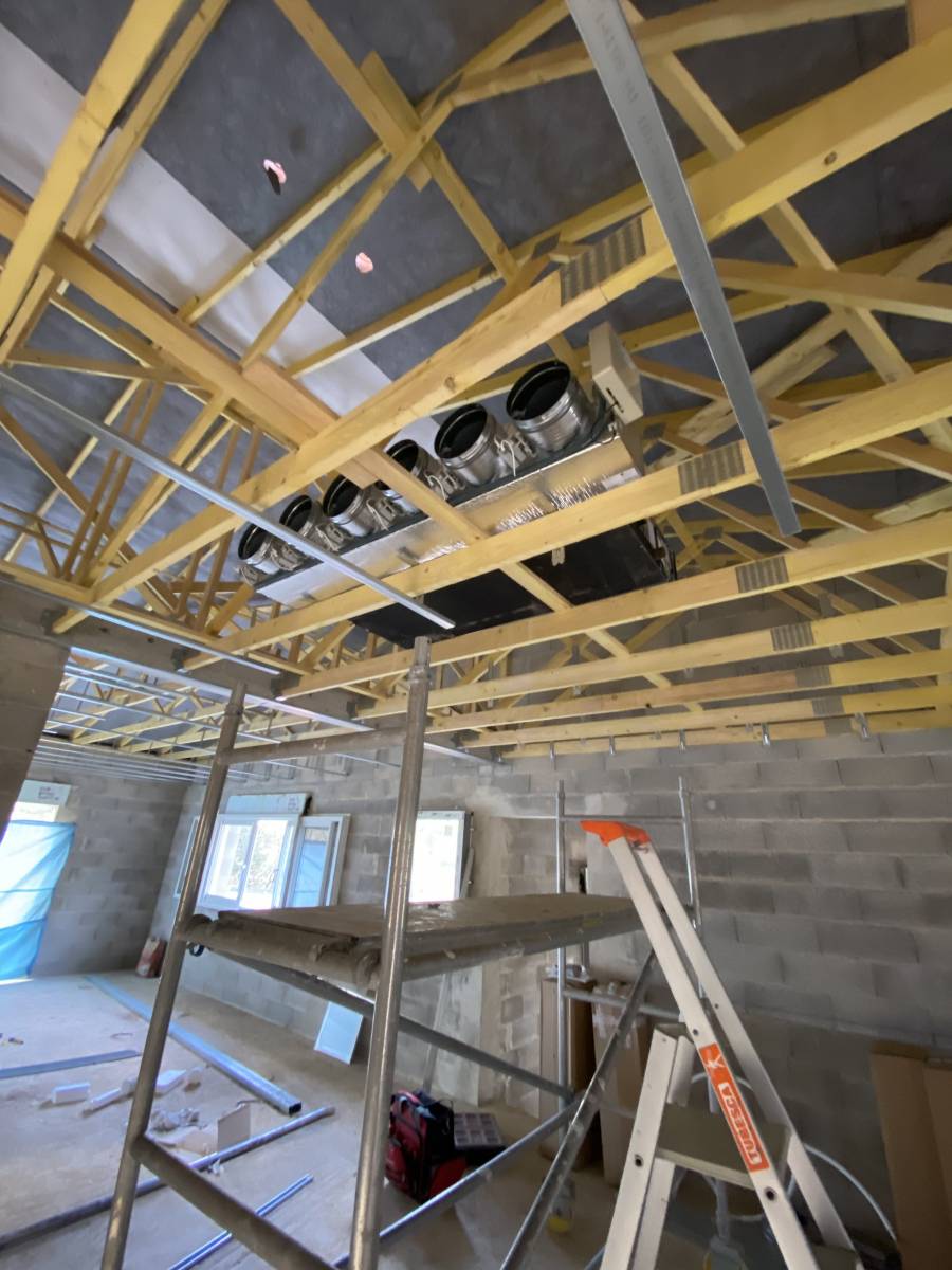 Installation d’une climatisation gainable dans une villa neuve à Pourrières (Var 83)