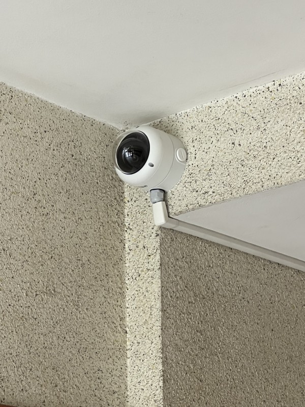 Installation d'un système de vidéo surveillance extérieur / intérieur pour une résidence à Marseille